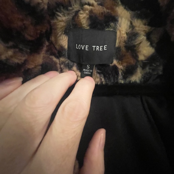 Love Tree Faux Fur Leopard Print - Picture 3 of 5